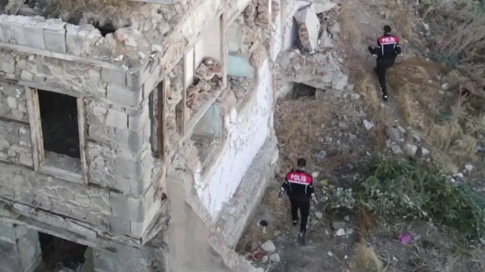 Polisten metruk binalara baskın