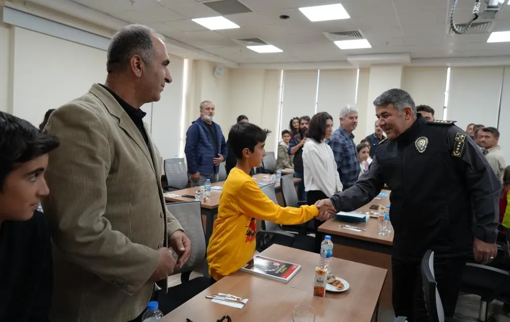 Erzurum polisinden örnek davranış