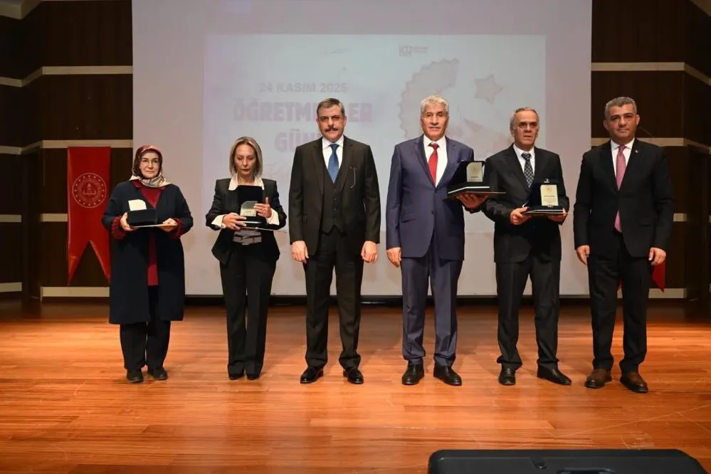 Erzurum’da 24 Kasım Öğretmenler Günü kutlaması