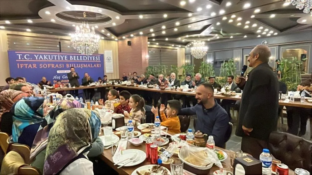 Başkan Uçar, ayakkabı boyacıları ve aileleriyle iftar sofrasında buluştu