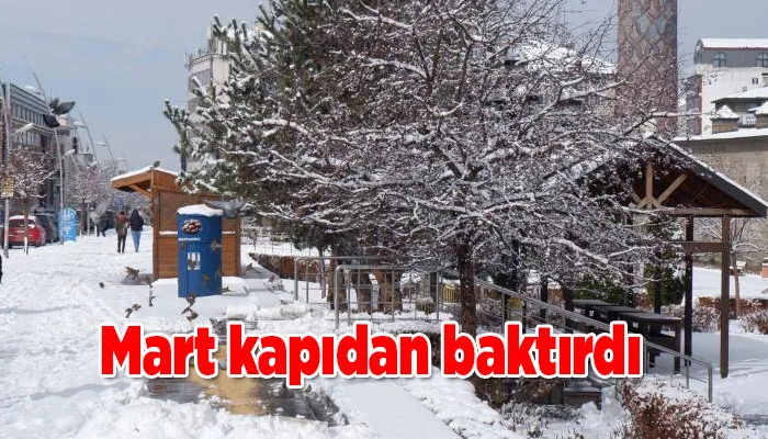 Mart kapıdan baktırdı