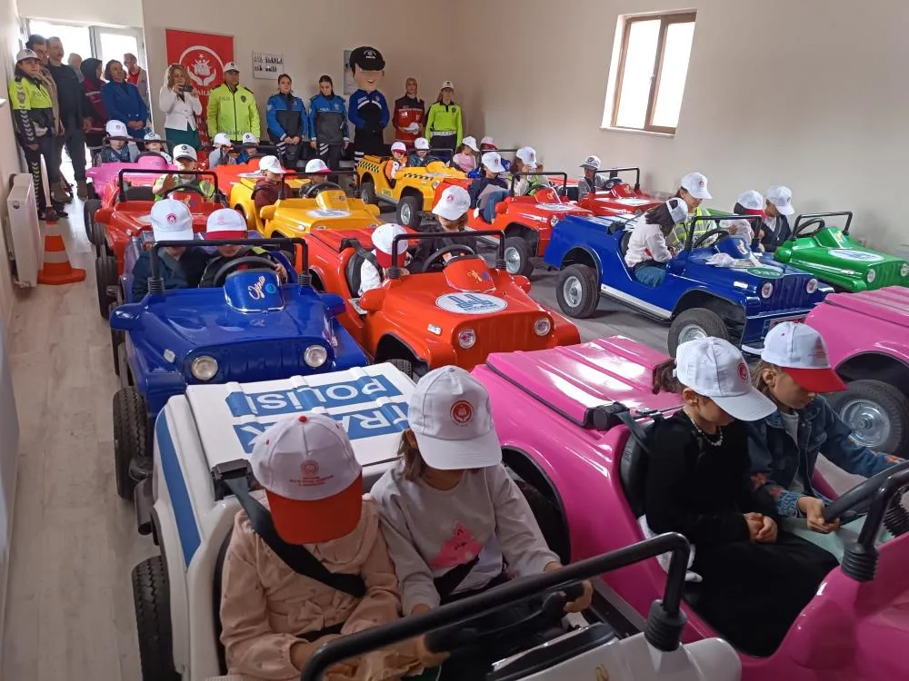 Çocuklara trafik eğitimi etkinliği